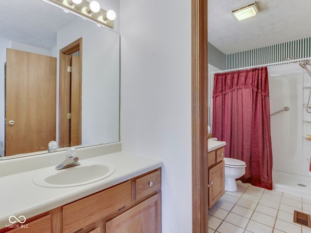 602 Cielo Vista Drive 602, Greenwood, IN 46143