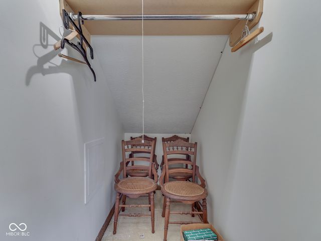 602 Cielo Vista Drive 602, Greenwood, IN 46143