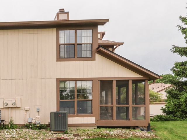 602 Cielo Vista Drive 602, Greenwood, IN 46143