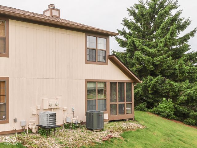 602 Cielo Vista Drive 602, Greenwood, IN 46143