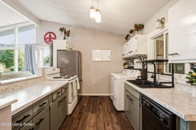 1822 Wickham Way, Louisville, KY 40223