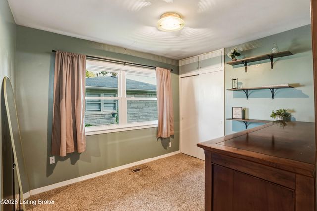 1822 Wickham Way, Louisville, KY 40223
