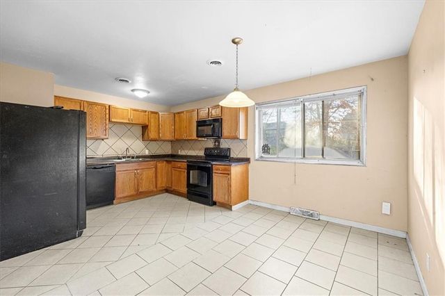 8601 E 114th Terrace, Kansas City, MO 64134