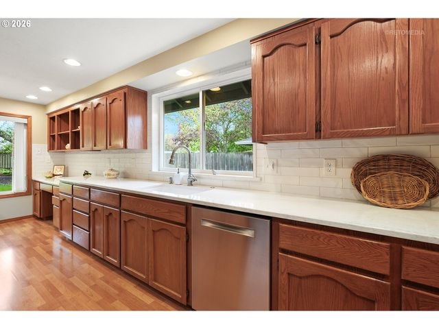 1476 Ne STILE Dr, Hillsboro, OR 97124