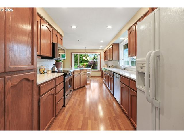 1476 Ne STILE Dr, Hillsboro, OR 97124