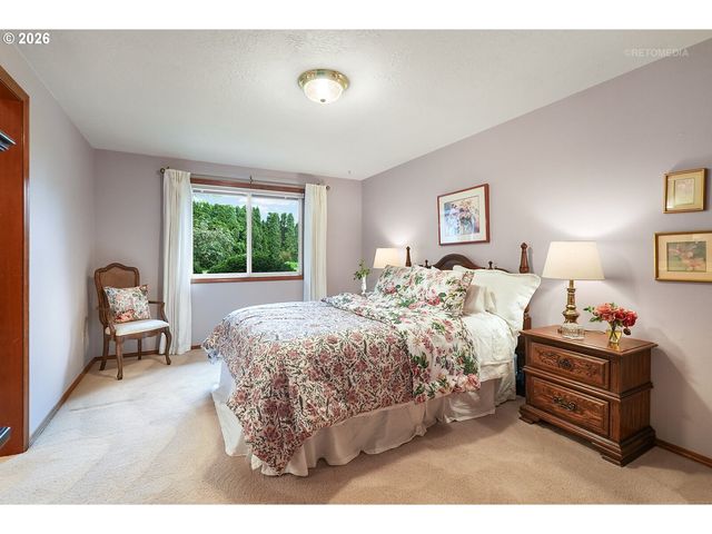 1476 Ne STILE Dr, Hillsboro, OR 97124