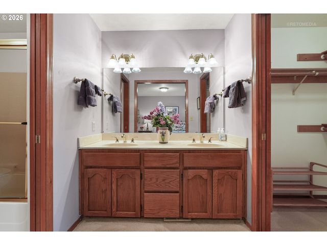 1476 Ne STILE Dr, Hillsboro, OR 97124