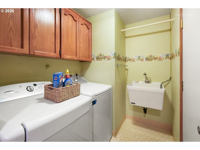 1476 Ne STILE Dr, Hillsboro, OR 97124