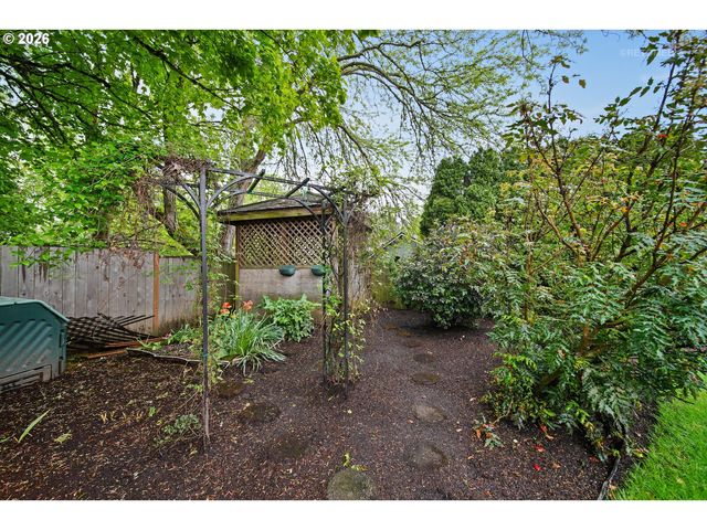 1476 Ne STILE Dr, Hillsboro, OR 97124