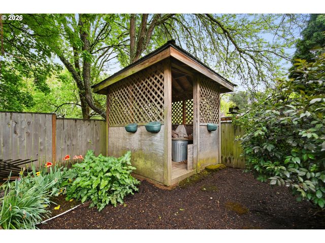 1476 Ne STILE Dr, Hillsboro, OR 97124