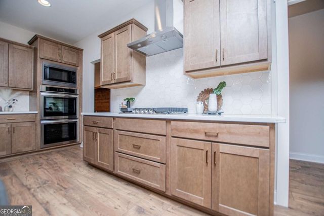 102 Red Oak Lane, Carrollton, GA 30116