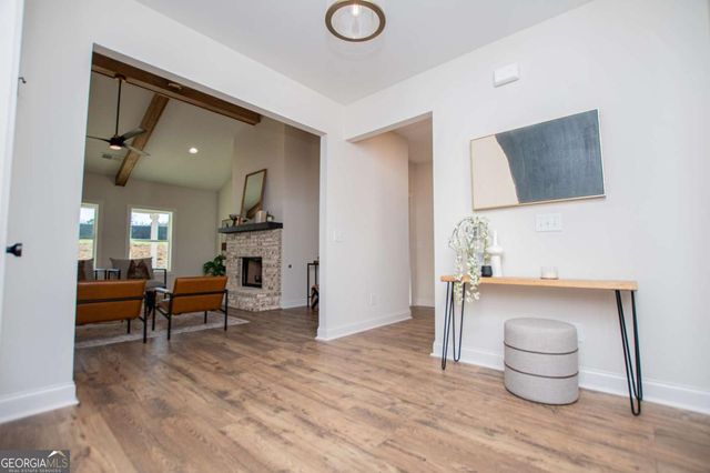 102 Red Oak Lane, Carrollton, GA 30116