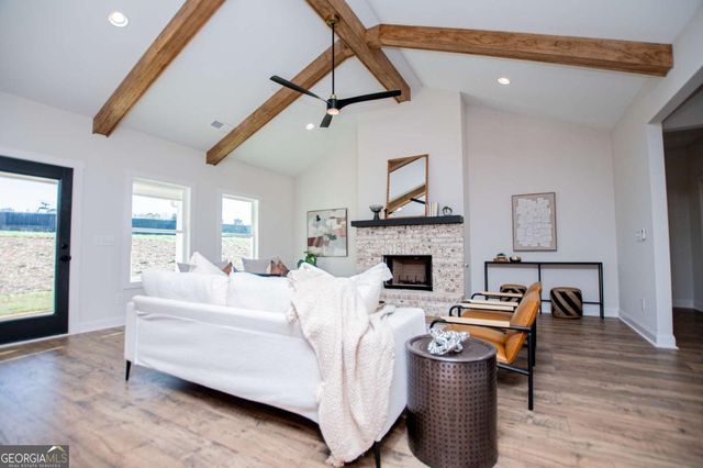 102 Red Oak Lane, Carrollton, GA 30116