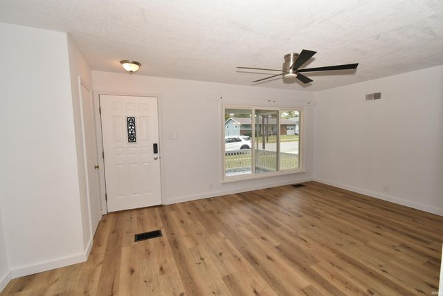 107 Sherry Lane, Attica, IN 47918