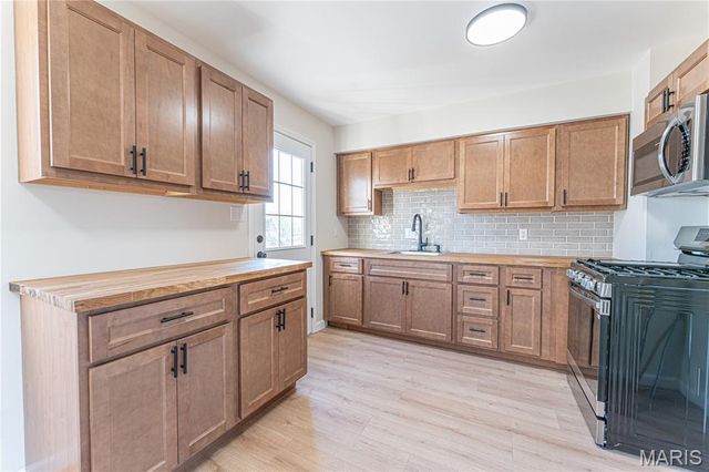 866 Sunset Drive, Arnold, MO 63010