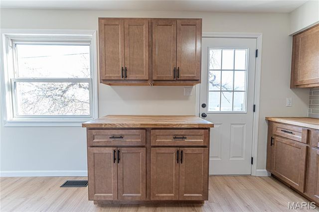 866 Sunset Drive, Arnold, MO 63010