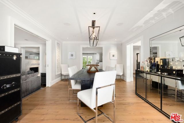 1960 Coldwater Canyon Drive, Beverly Hills, CA 90210