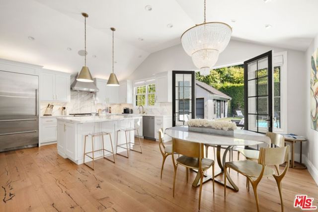 1960 Coldwater Canyon Drive, Beverly Hills, CA 90210