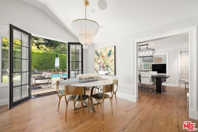 1960 Coldwater Canyon Drive, Beverly Hills, CA 90210
