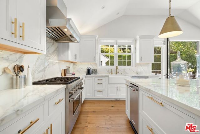 1960 Coldwater Canyon Drive, Beverly Hills, CA 90210