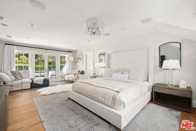 1960 Coldwater Canyon Drive, Beverly Hills, CA 90210