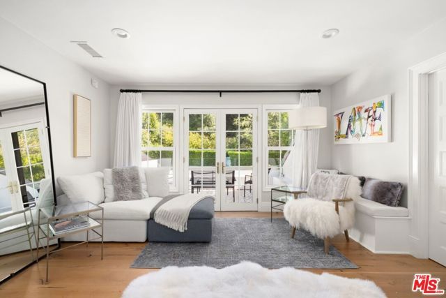 1960 Coldwater Canyon Drive, Beverly Hills, CA 90210