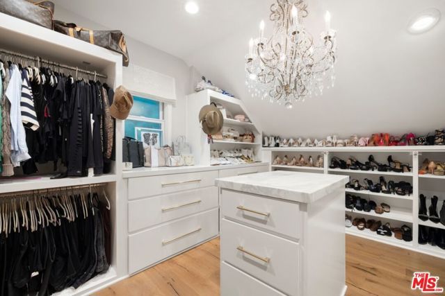 1960 Coldwater Canyon Drive, Beverly Hills, CA 90210