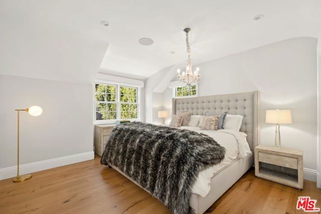 1960 Coldwater Canyon Drive, Beverly Hills, CA 90210