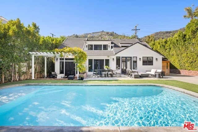 1960 Coldwater Canyon Drive, Beverly Hills, CA 90210