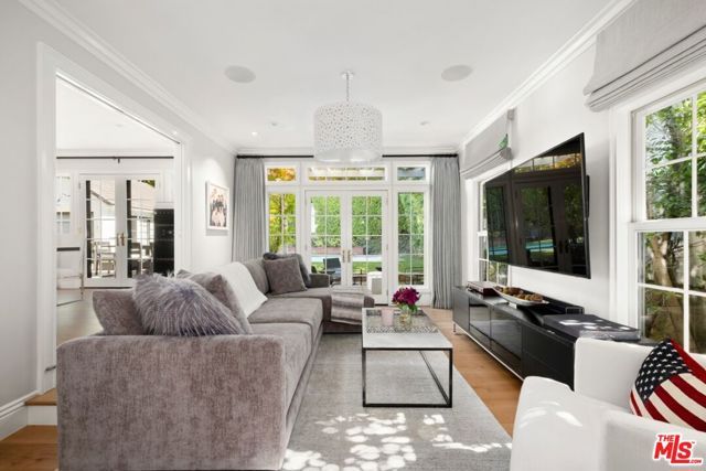 1960 Coldwater Canyon Drive, Beverly Hills, CA 90210