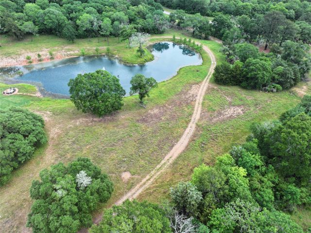 119 Red Stag Lane, Columbus, TX 78934
