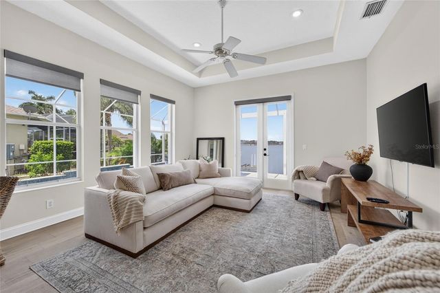 429 MANNS HARBOR DRIVE, Apollo Beach, FL 33572