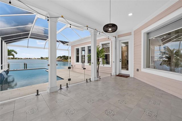 429 MANNS HARBOR DRIVE, Apollo Beach, FL 33572