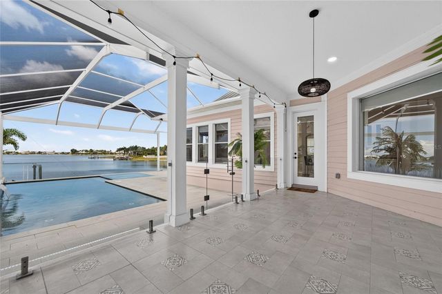 429 MANNS HARBOR DRIVE, Apollo Beach, FL 33572