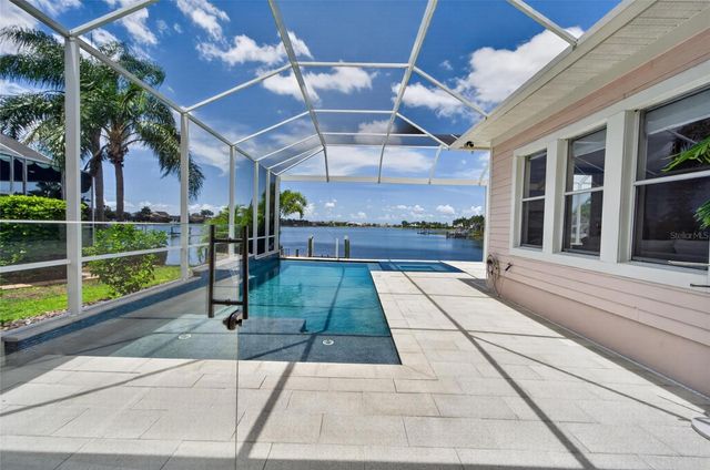 429 MANNS HARBOR DRIVE, Apollo Beach, FL 33572
