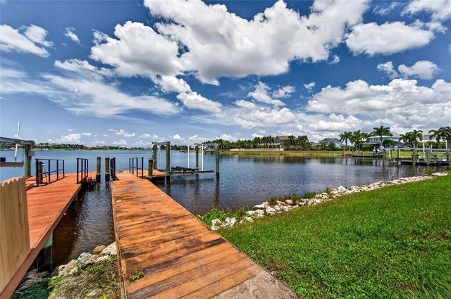 429 MANNS HARBOR DRIVE, Apollo Beach, FL 33572