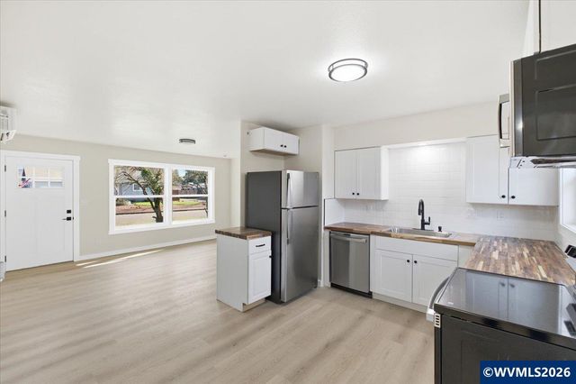 4407 Toni Av N, Keizer, OR 97303