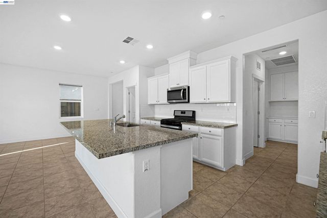 5323 Potter Valley Ln, Antioch, CA 94531