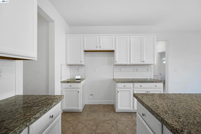 5323 Potter Valley Ln, Antioch, CA 94531