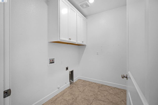 5323 Potter Valley Ln, Antioch, CA 94531