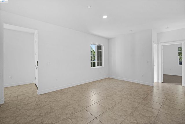 5323 Potter Valley Ln, Antioch, CA 94531