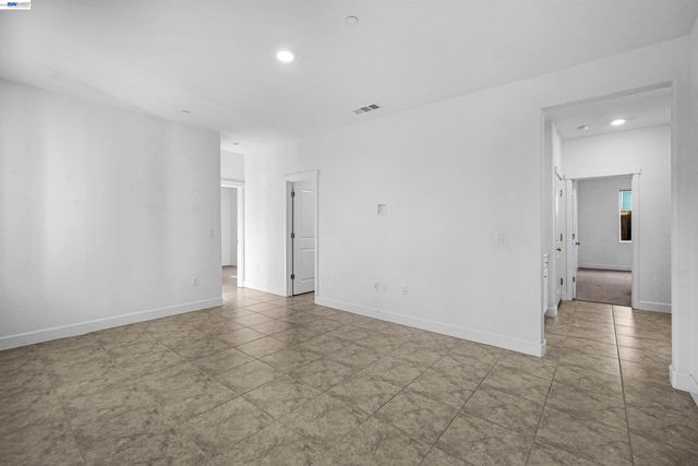 5323 Potter Valley Ln, Antioch, CA 94531