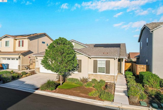 5323 Potter Valley Ln, Antioch, CA 94531