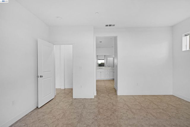 5323 Potter Valley Ln, Antioch, CA 94531