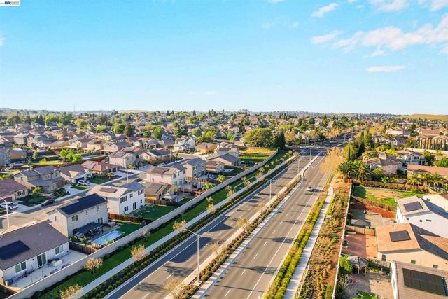 5323 Potter Valley Ln, Antioch, CA 94531