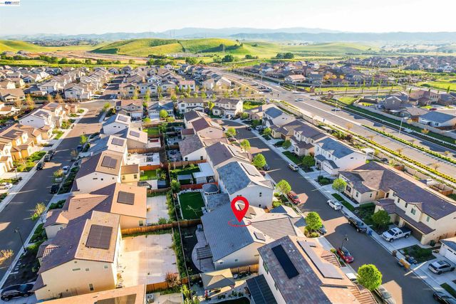5323 Potter Valley Ln, Antioch, CA 94531