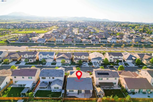 5323 Potter Valley Ln, Antioch, CA 94531