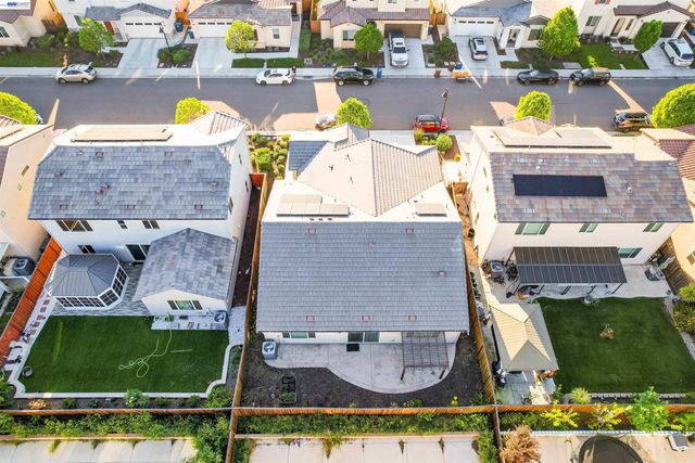 5323 Potter Valley Ln, Antioch, CA 94531