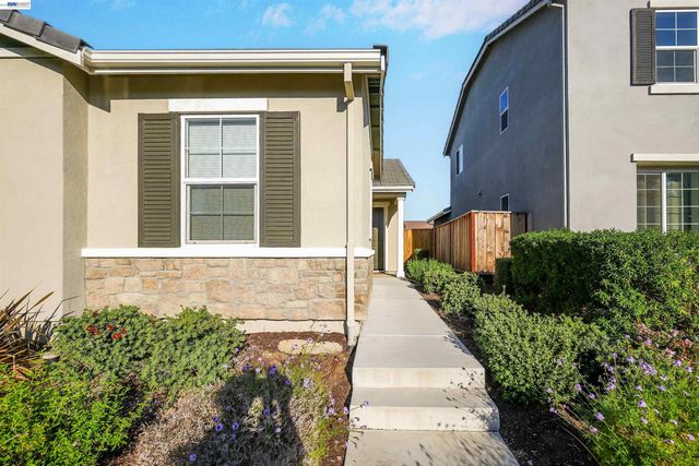 5323 Potter Valley Ln, Antioch, CA 94531