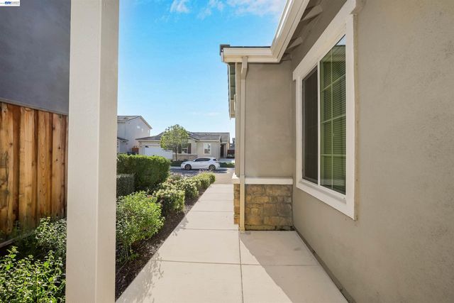 5323 Potter Valley Ln, Antioch, CA 94531